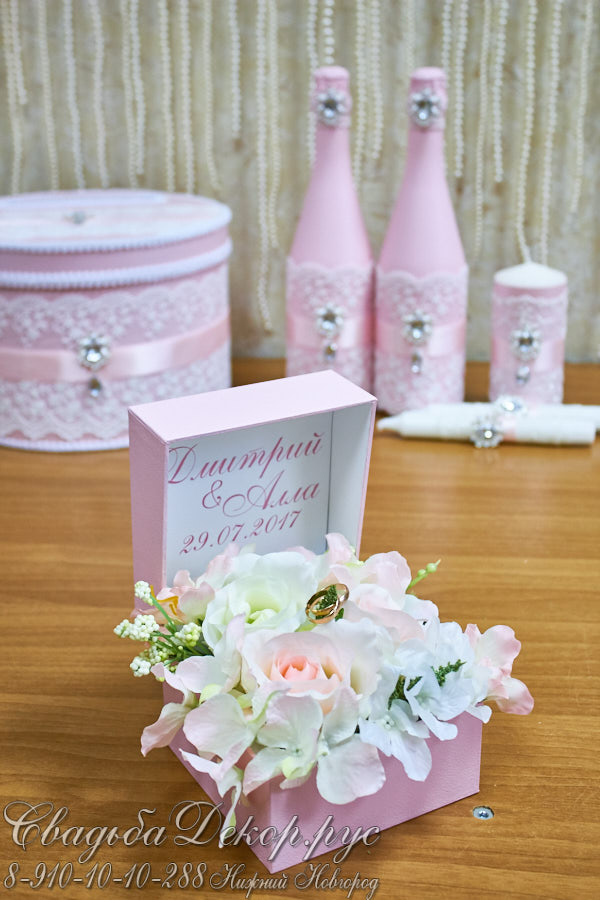 Свадебные аксессуары коробочка для колечек, сундучок, шампанское, свечи в розовом цвете